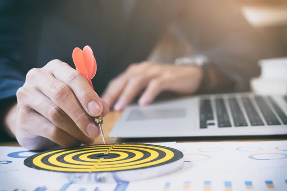 business-strategy-success-target-goals_12